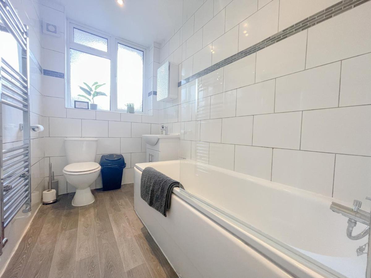 Large 3 Bedroom & 2 Bath - Ground Floor With Parking Bournemouth Exterior photo