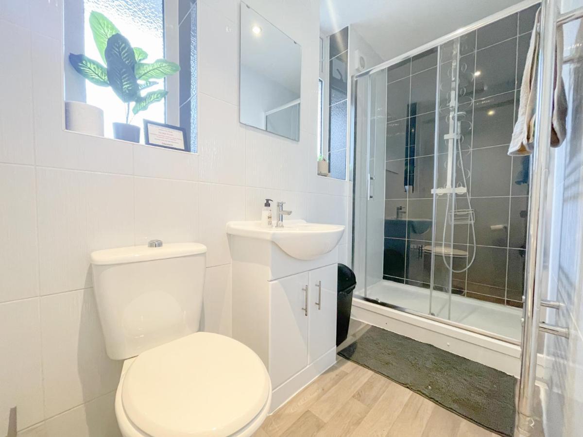 Large 3 Bedroom & 2 Bath - Ground Floor With Parking Bournemouth Exterior photo